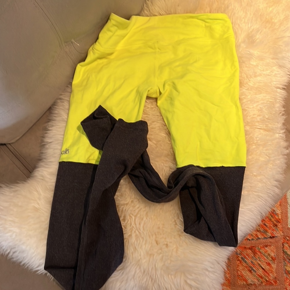 Alo Yoga Goddess Leggings - Picture 3 of 3